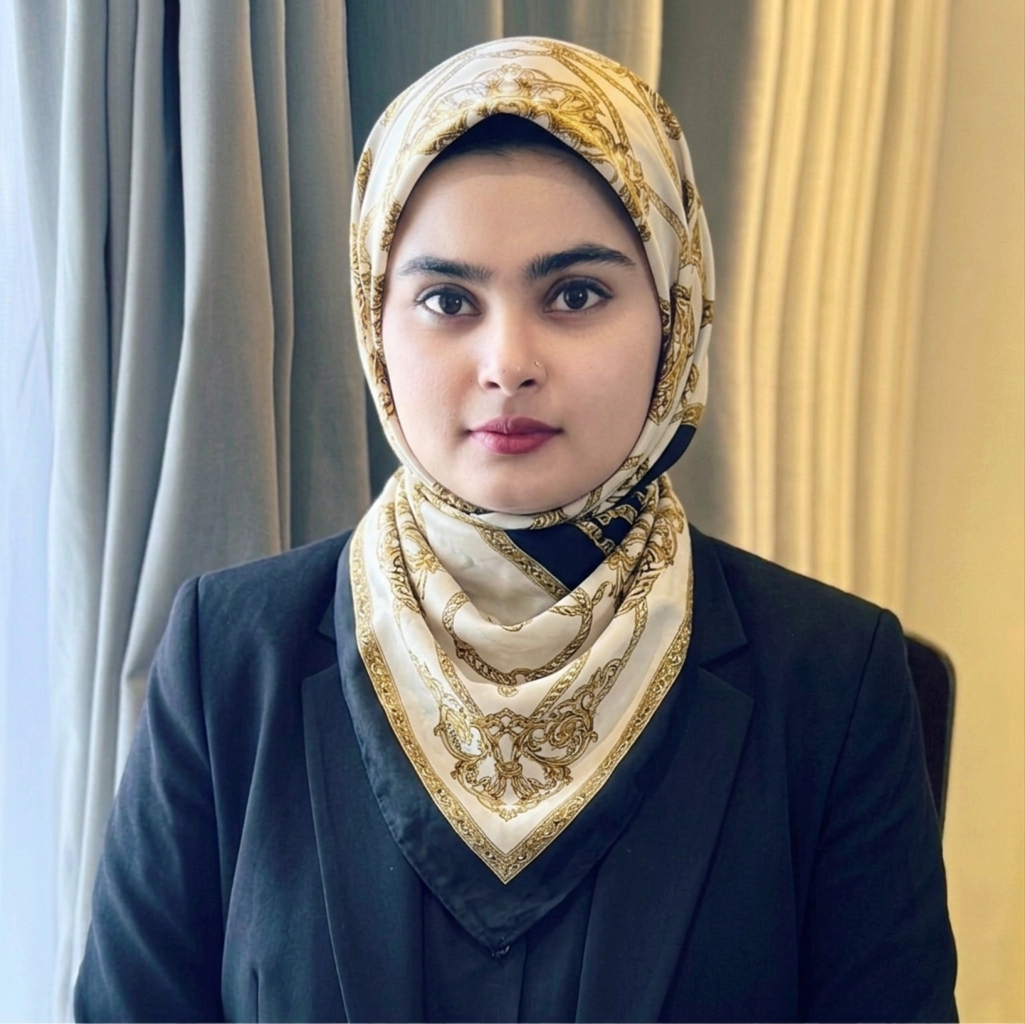 Jaweria R. — Chief Product Officer & COO, 6 Pears